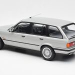 BMW 325i E30 Touring Argento Norev 1:18 183216 - image 5 of 6