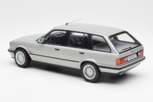 BMW 325i E30 Touring Argento Norev 1:18 183216 Pressofusione — immagine 5 di 6