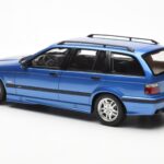 BMW 328i E36 Touring M Package Blu Otto 1:18 - image 5 of 6