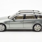 BMW 330i E91 Touring Grigio Metallic Kyosho 1:18 - image 4 of 8