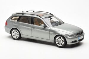 BMW 330i E91 Touring Grigio Metallic Kyosho 1:18 80430394359 Pressofusione — immagine 6 di 8