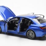 BMW 330i G20 Portimao Blu Metallic Norev 1:18 - image 5 of 8