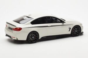 BMW 435i F32 M Performance Package Bianco GT Spirit 1:18 GT710 Resina — immagine 2 di 6