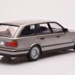 BMW 530i E34 Touring Grigio Metallizzato MCG 1:18 - image 2 of 6