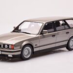 BMW 530i E34 Touring Grigio Metallizzato MCG 1:18