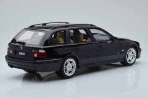 BMW 540 E39 Touring M Package Nero Otto 1:18 OT1013 Resina — immagine 2 di 6