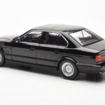 BMW 540i E34 Nero Metallic MCG 1:18 - image 5 of 6