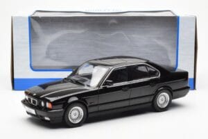 BMW 540i E34 Nero Metallic MCG 1:18 MCG18157 Pressofusione — immagine 6 di 6