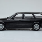 BMW 540i E34 Touring Nero Metallizzato MCG 1:18 - image 3 of 6