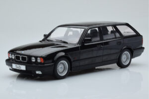 BMW 540i E34 Touring Nero Metallizzato MCG 1:18 MCG18329