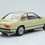 BMW 628 CSi E24 Verde Chiaro MCG 1:18 - image 2 of 5