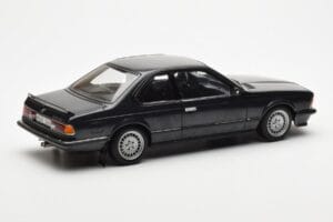 BMW 635 CSi E24 Diamant Nero Metallizzato AUTOart 1:18 70521 Pressofusione — immagine 3 di 8