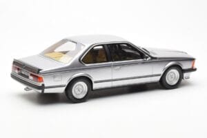 BMW 635 CSi E24 Argento Otto 1:18 OT313 Resina — immagine 2 di 6