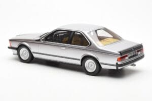 BMW 635 CSi E24 Argento Otto 1:18 OT313 Resina — immagine 5 di 6