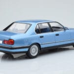 BMW 7 Series E32 730i Blu MCG 1:18 MCG18160 Pressofusione - image 2 of 5