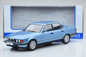 BMW 7 Series E32 730i Blu MCG 1:18 MCG18160 Pressofusione — immagine 5 di 5