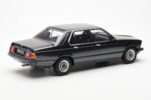 BMW 733i E23 Nero Metallic KK-Scale 1:18 KKDC180101 Pressofusione — immagine 2 di 6