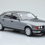 BMW 7 Series E32 740i Argento MCG 1:18 MCG18161 Pressofusione - image 3 of 5