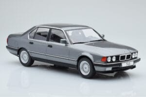 BMW 7 Series E32 740i Argento MCG 1:18 MCG18161 Pressofusione — immagine 3 di 5