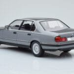 BMW 7 Series E32 740i Argento MCG 1:18 MCG18161 Pressofusione - image 4 of 5