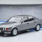 BMW 7 Series E32 740i Argento MCG 1:18 MCG18161 Pressofusione - image 5 of 5