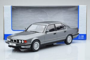BMW 7 Series E32 740i Argento MCG 1:18 MCG18161 Pressofusione — immagine 5 di 5