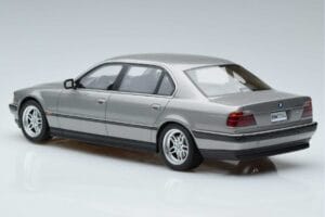 BMW 7 Series E38 750iL Otto 1:18 OT952 Resina — immagine 5 di 6
