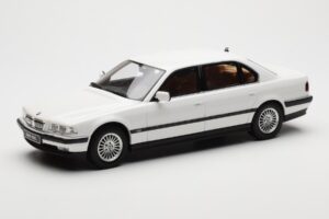BMW 750iL E38 Asia Exclusive Bianco Otto 1:18 OT836