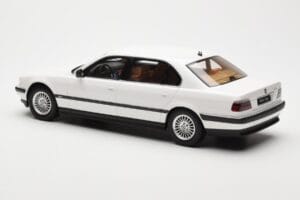 BMW 750iL E38 Asia Exclusive Bianco Otto 1:18 OT836 Resina — immagine 5 di 6