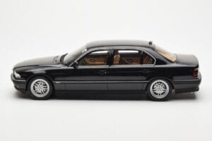BMW 750iL E38 Nero Otto 1:18 OT609 Resina — immagine 3 di 6