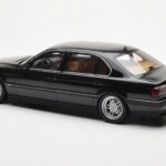 BMW 750iL E38 Nero Otto 1:18 - image 5 of 6