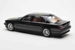 BMW 750iL E38 Nero Otto 1:18 OT609 Resina — immagine 5 di 6