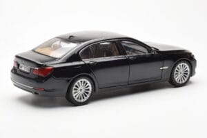 BMW 750Li F02 Facelift Carbon Nero Kyosho 1:18 08784BK Pressofusione — immagine 3 di 8