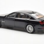 BMW 750Li F02 Facelift Carbon Nero Kyosho 1:18 - image 7 of 8