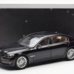 BMW 750Li F02 Facelift Carbon Nero Kyosho 1:18 - image 8 of 8
