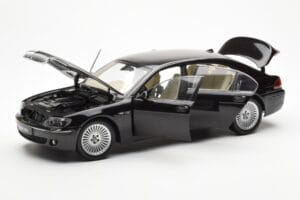 BMW 760Li E66 Nero Kyosho 1:18 08572BK Pressofusione — immagine 2 di 9