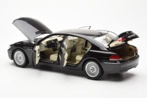 BMW 760Li E66 Nero Kyosho 1:18 08572BK Pressofusione — immagine 5 di 9