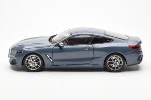 BMW 850i G15 Barcelona Blue Metallic Norev 1:18 80432450995 Pressofusione — immagine 4 di 8