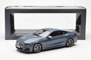 BMW 850i G15 Barcelona Blue Metallic Norev 1:18 80432450995 Pressofusione — immagine 8 di 8