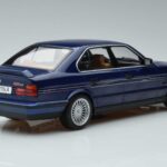 BMW Alpina B10 4.6 E34 Blu MCG 1:18 MCG18230 Pressofusione - image 2 of 6