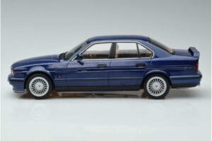 BMW Alpina B10 4.6 E34 Blu MCG 1:18 MCG18230 Pressofusione — immagine 3 di 6