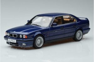 BMW Alpina B10 4.6 E34 Blu MCG 1:18 MCG18230 Pressofusione