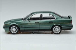 BMW Alpina B10 4.6 E34 Verde MCG 1:18 MCG18229 Pressofusione — immagine 3 di 6