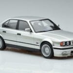 BMW Alpina B10 4.6 E34 Argento MCG 1:18 MCG18231 Pressofusione - image 4 of 5