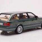 BMW Alpina B10 E34 Touring Verde Scuro MCG 1:18 - image 2 of 6