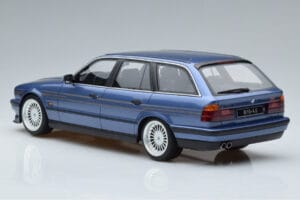 BMW Alpina B10 E34 4.0 Touring Blu Otto 1:18 OT944 Resina — immagine 5 di 6
