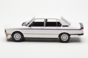 BMW M535i E12 Bianco Norev 1:18 183265 Pressofusione — immagine 3 di 5