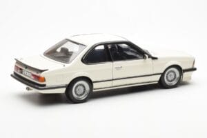 BMW M635 CSi E24 Bianco Dealer Edition AUTOart 1:18 80430145829 Pressofusione — immagine 3 di 8