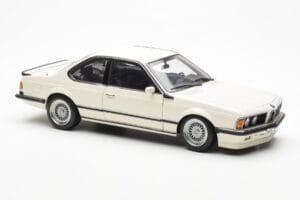 BMW M635 CSi E24 Bianco Dealer Edition AUTOart 1:18 80430145829 Pressofusione — immagine 6 di 8