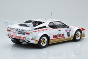 BMW M1 Motul #10 B. Darniche / A. Mahe Rally Tour de Corse 1982 IXO 1:18 18RMC114 Pressofusione — immagine 2 di 6